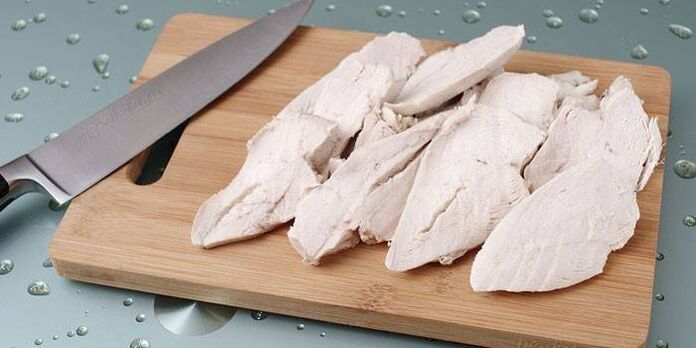 il filetto di pollo bollito può essere presente nella dieta dell'anguria