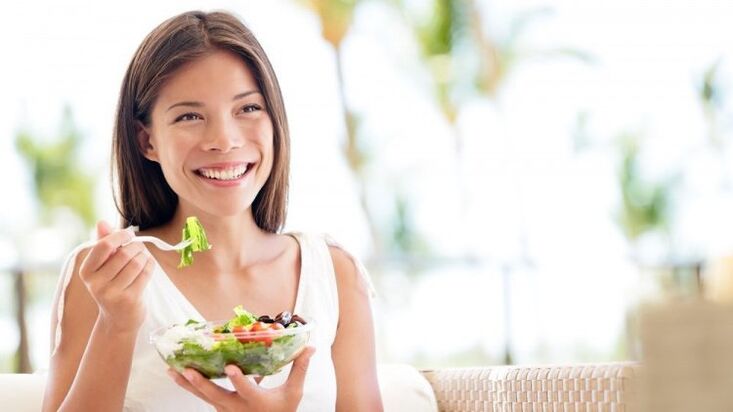 mangiare insalata di verdure per perdere peso